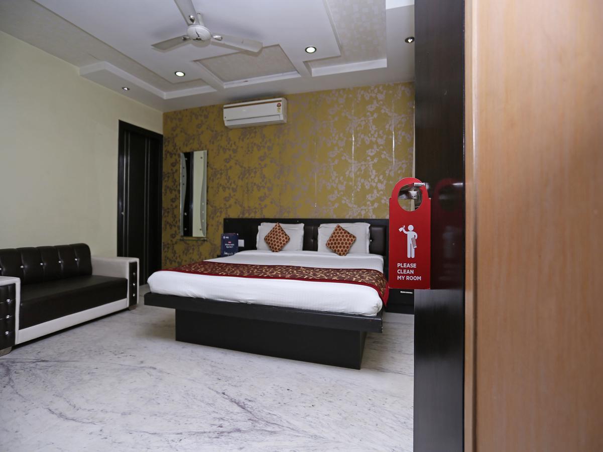 Star Hotel Agra  Exteriör bild