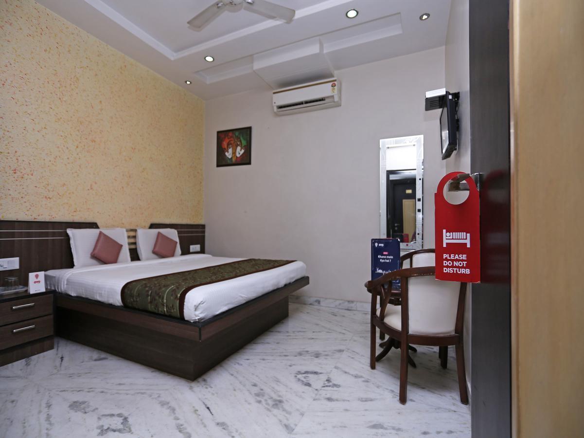 Star Hotel Agra  Exteriör bild